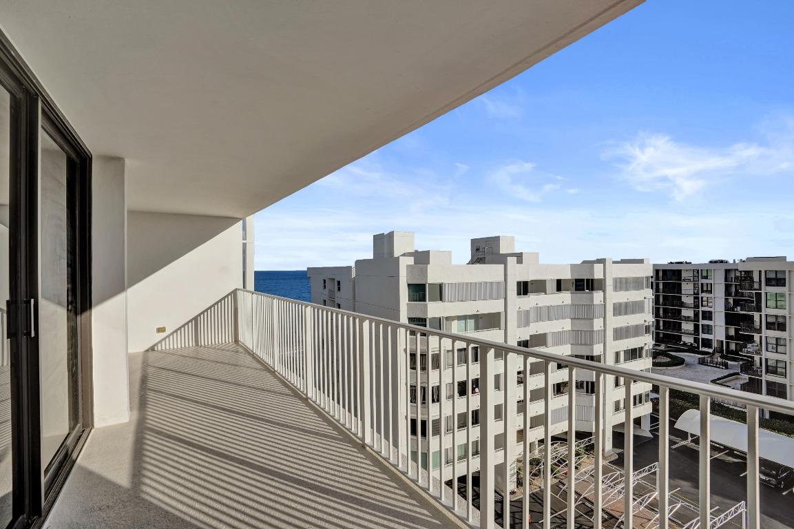 MAYFAIR HOUSE CONDO - Residential