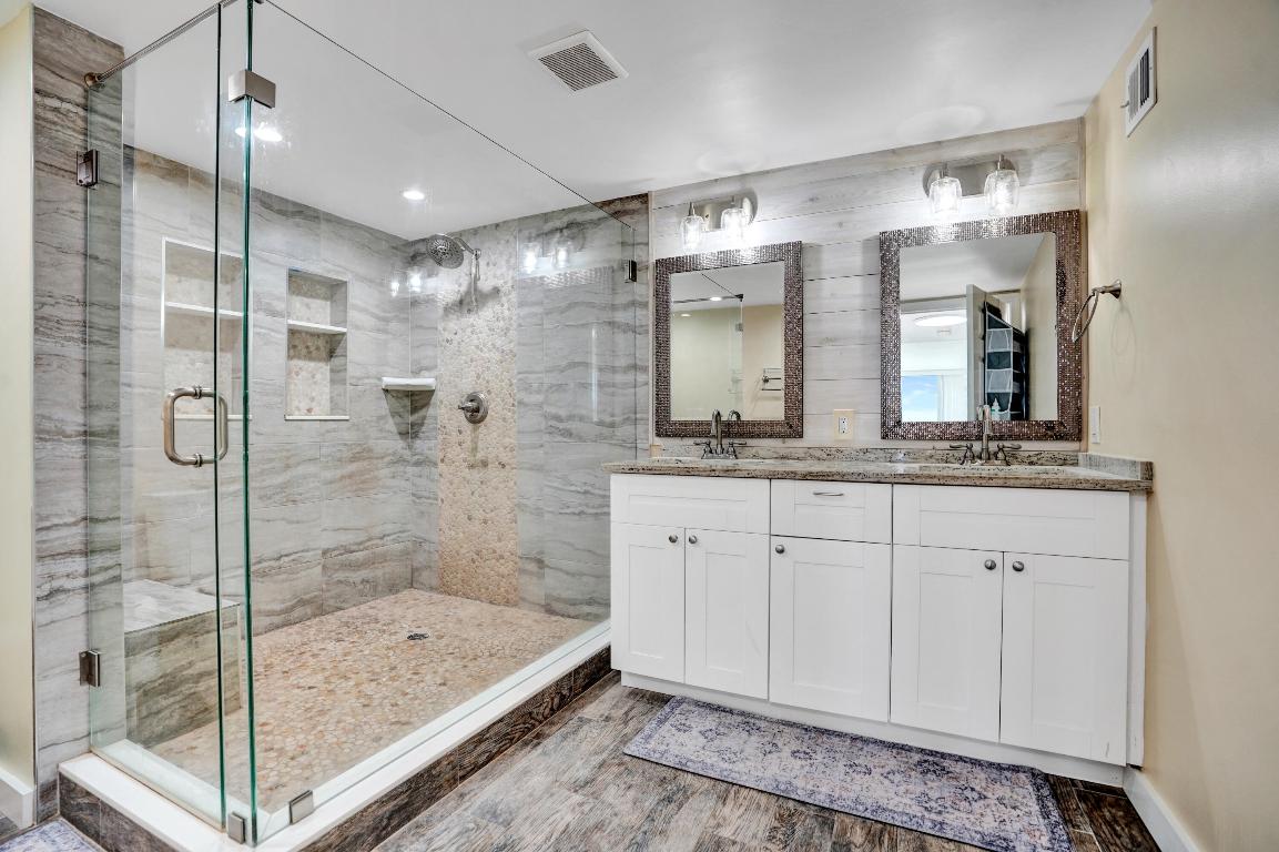 MAYFAIR HOUSE CONDO - Residential