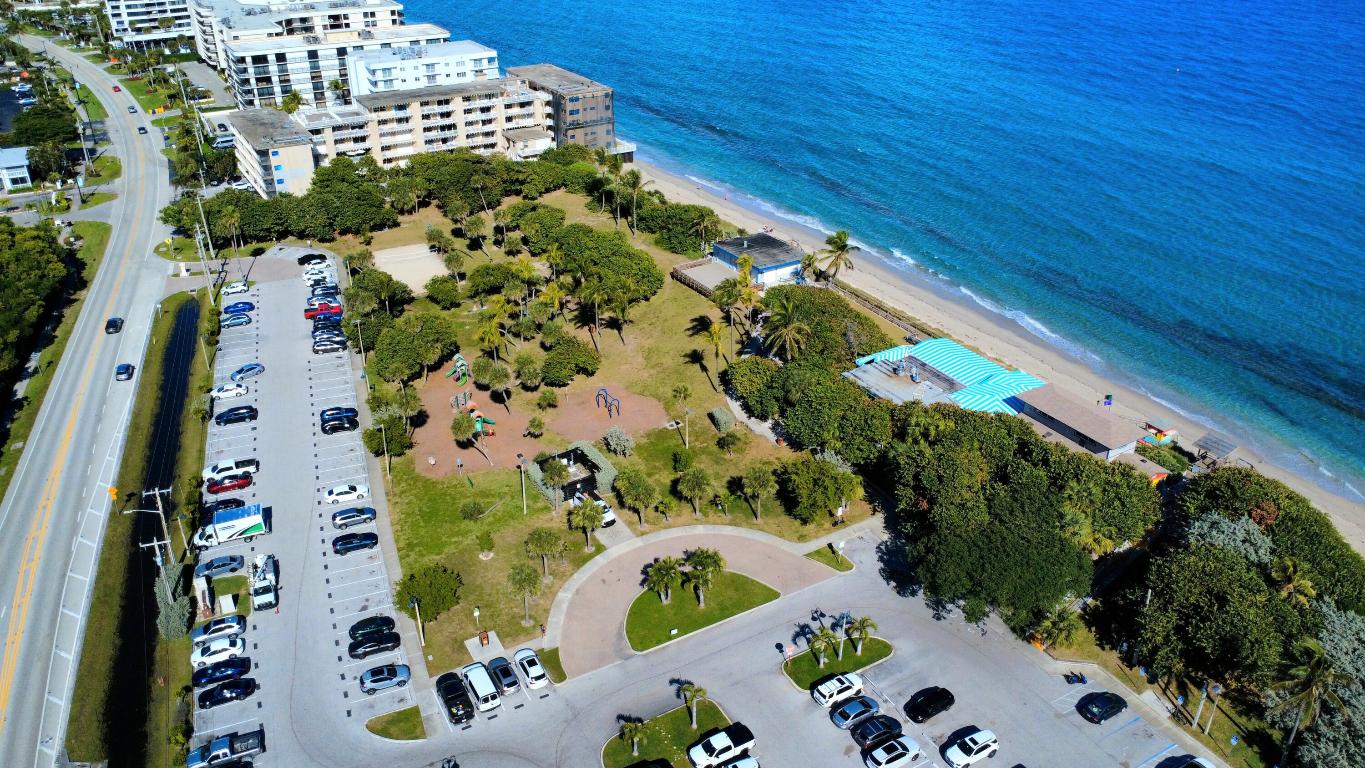 MAYFAIR HOUSE CONDO - Residential