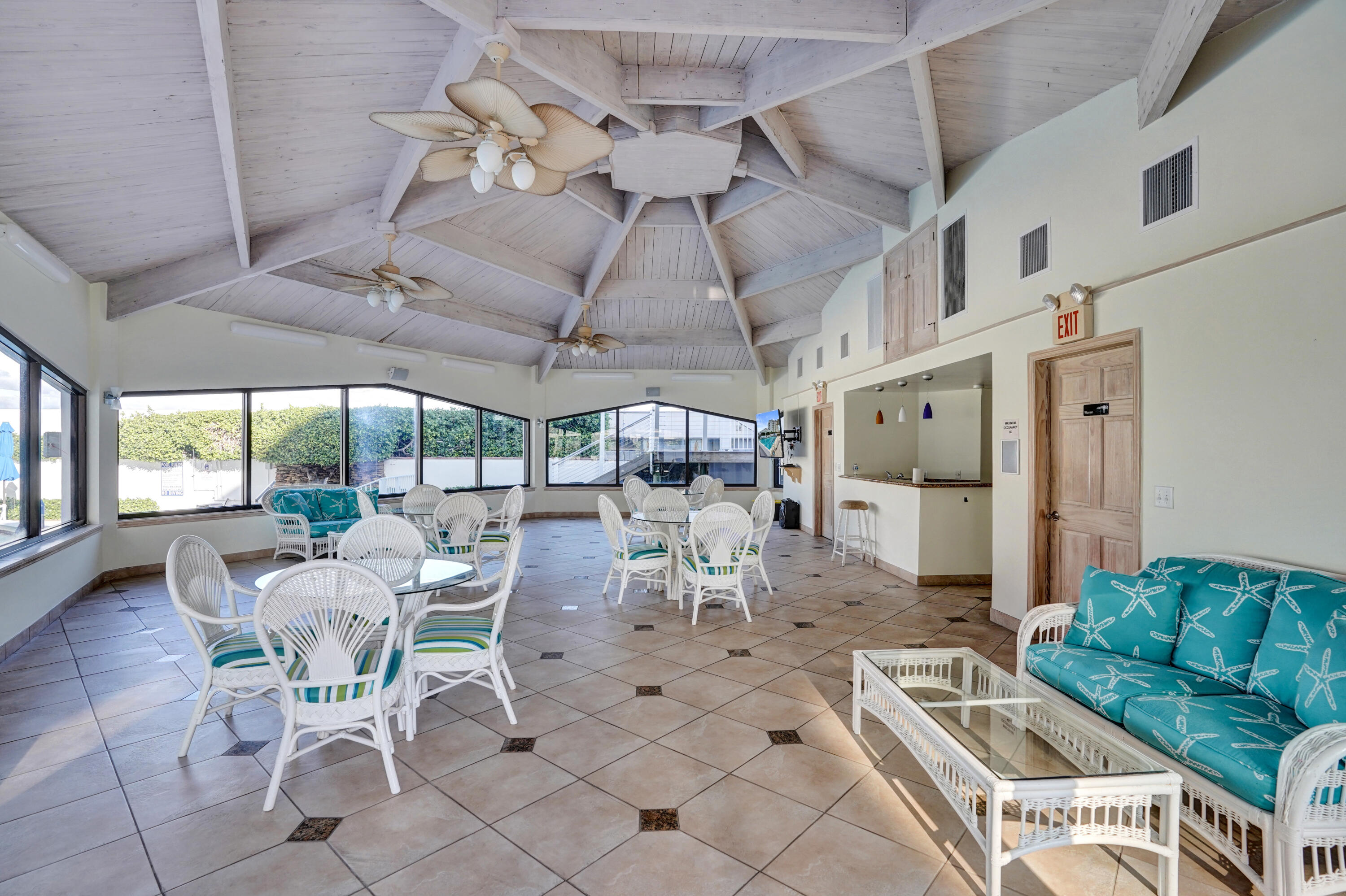 MAYFAIR HOUSE CONDO - Residential