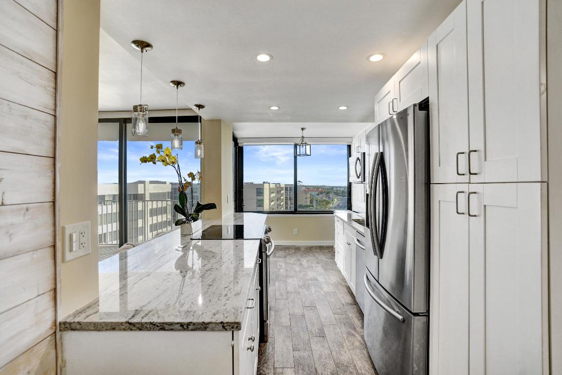 MAYFAIR HOUSE CONDO - Residential