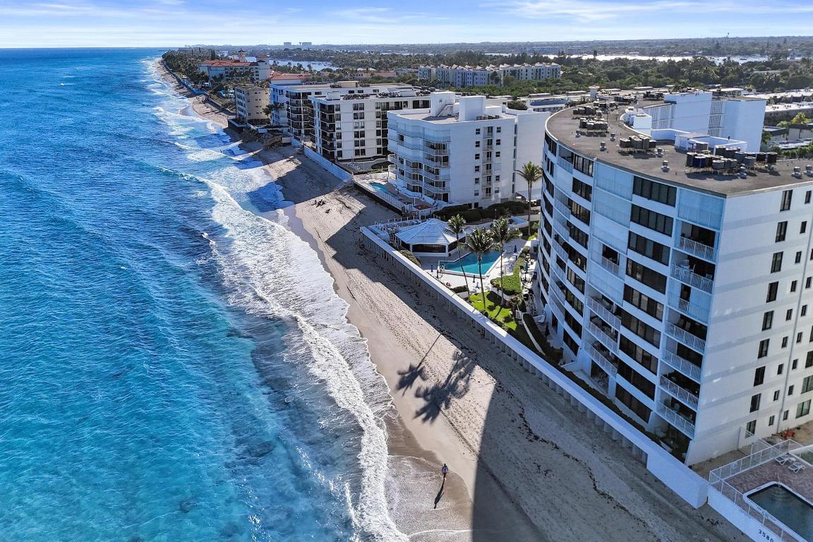 MAYFAIR HOUSE CONDO - Residential