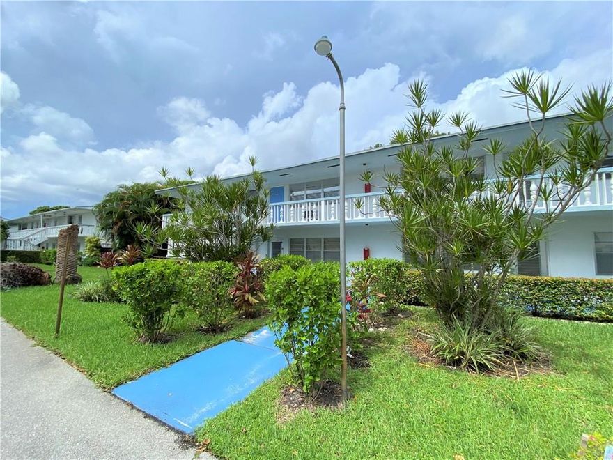 CASH OFFERS ONLY.  This is a MUST SEE!!! This immaculately presented One Bedroom condo is set amongst manicured grounds within a private and secure community. As a resident you will have access to many amenities. The floor plan incorporates 1 bedroom, spacious counters in the kitchen with quality appliances, spacious countertops, and a spacious living/dining area.  This is a 55+ community. With its warm sense of community, and only moments to shops, eateries and transport this condo provides all the elements for relaxing, comfortable and easy-care living. Indoor cats are allowed, renting after owning for two years.