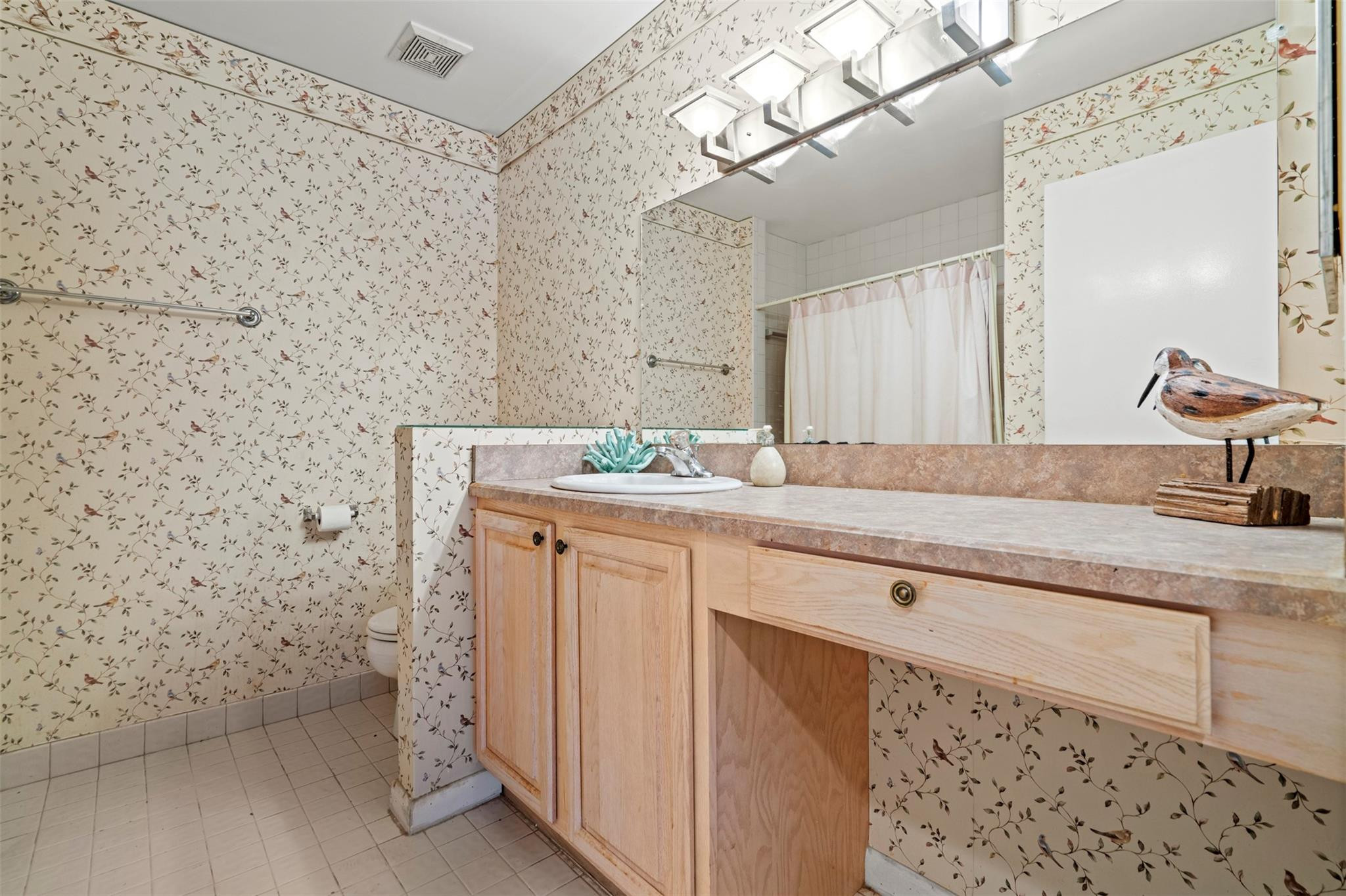 Savannah's Condominium SE - Residential