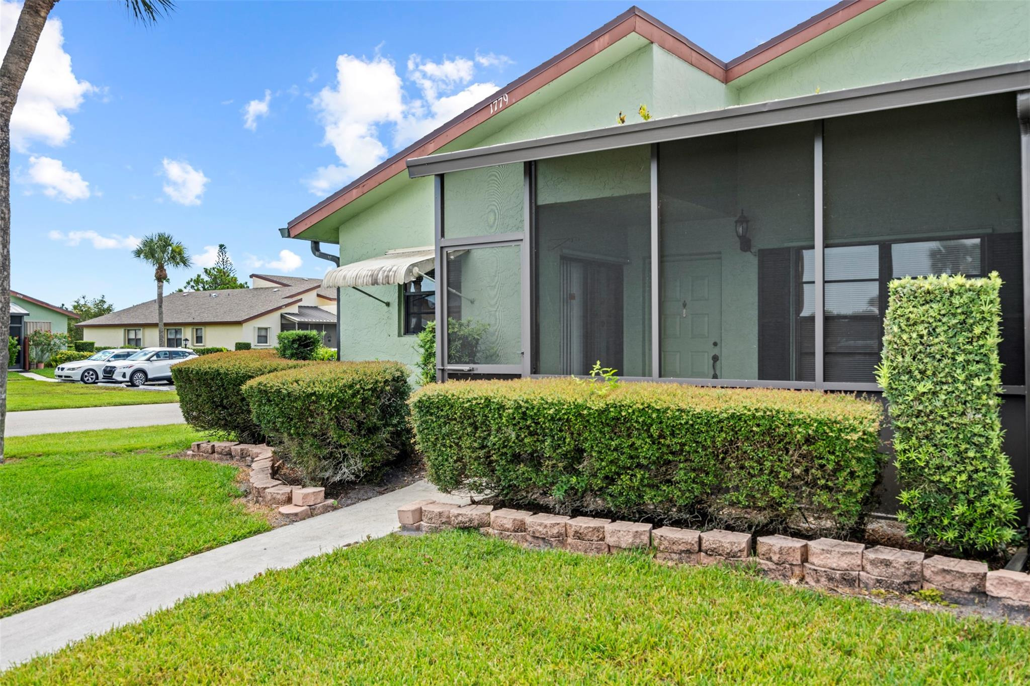 Savannah's Condominium SE - Residential