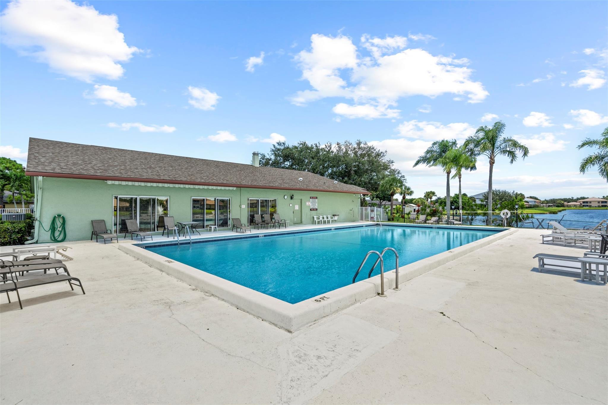 Savannah's Condominium SE - Residential