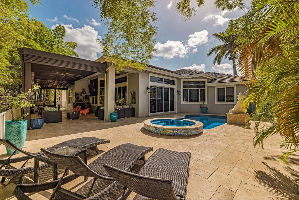 Photo of 385 NW 118th Avenue, Coral Springs, FL 33071 (MLS # F10517848)