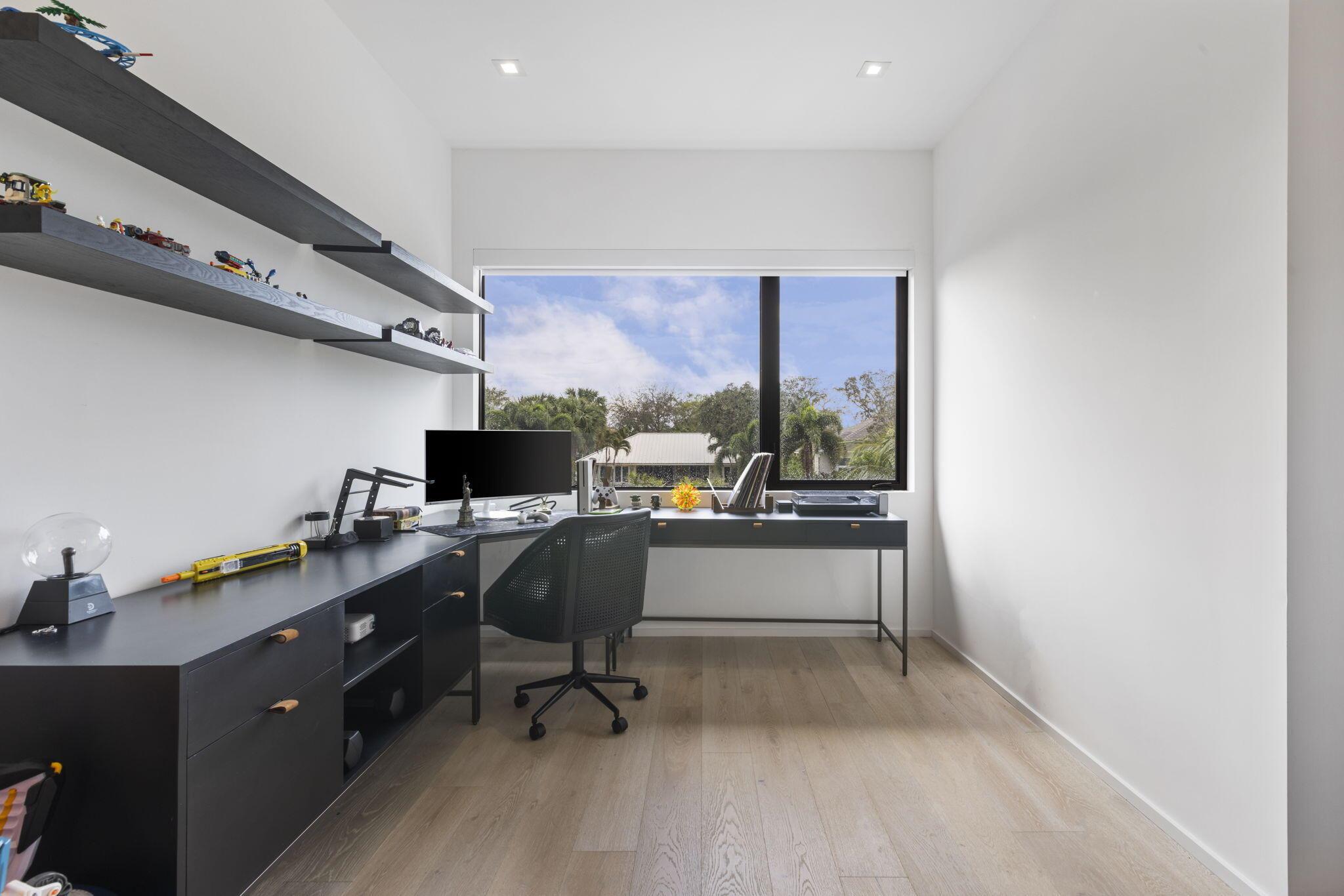 INTRACOASTAL PARK - Residential