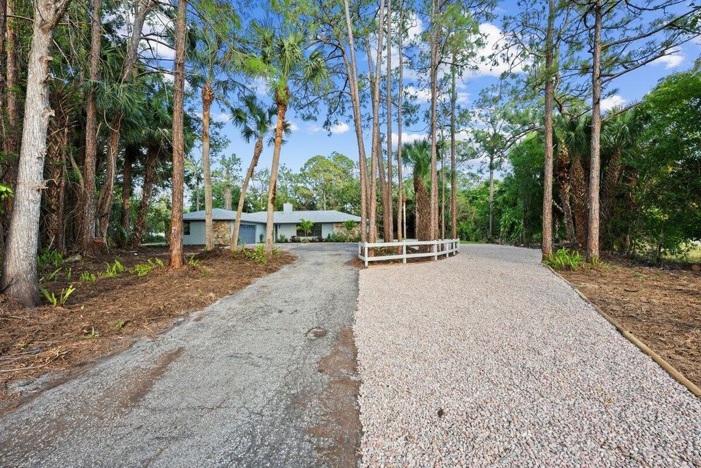Photo of 17892 Mellen Lane, Jupiter, FL 33478 (MLS # R11075593)