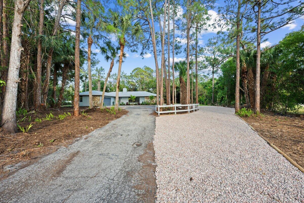17892 Mellen Lane