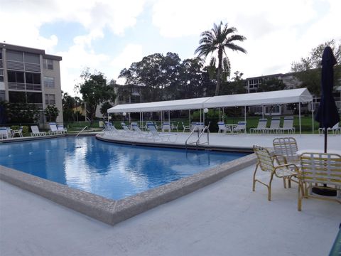 A home in Lauderdale Lakes