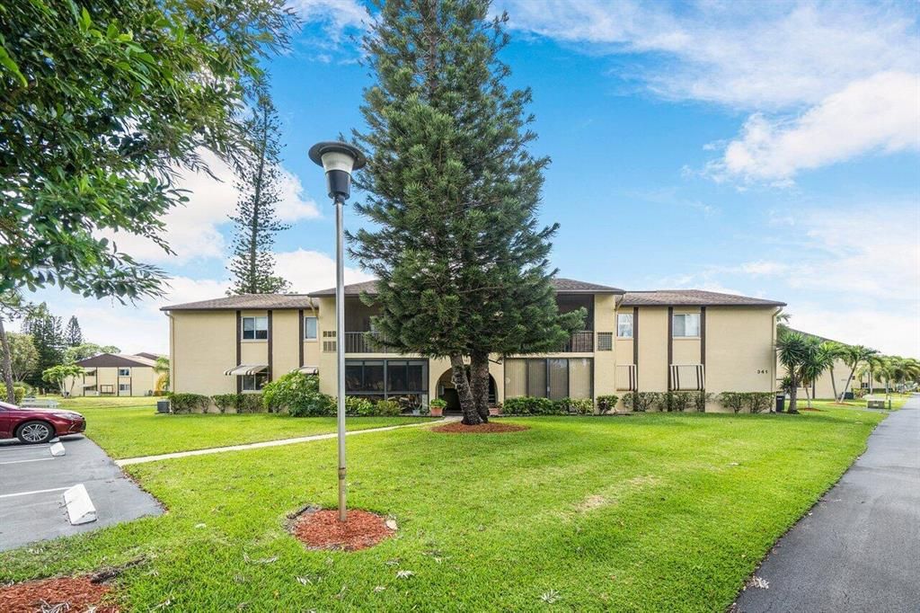 Photo of 341 Pine Ridge Circle Cir #A-1, Green Acres, FL 33463 (MLS # R10786182)