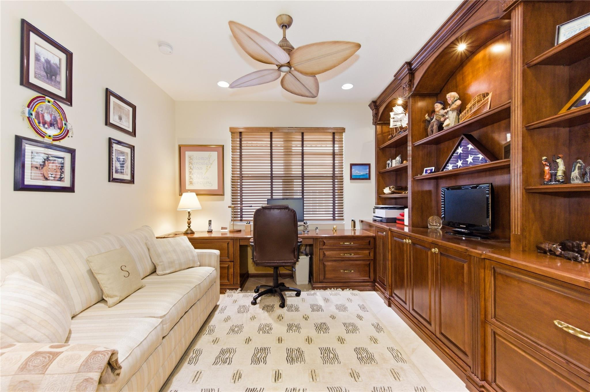 Valencia Palms Place 06 - Residential