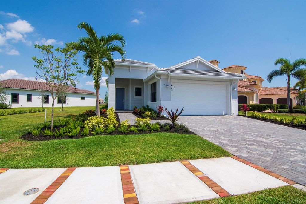 Photo of 633 SE Fascino Circle, Port St Lucie, FL 34984 (MLS # R10896868)