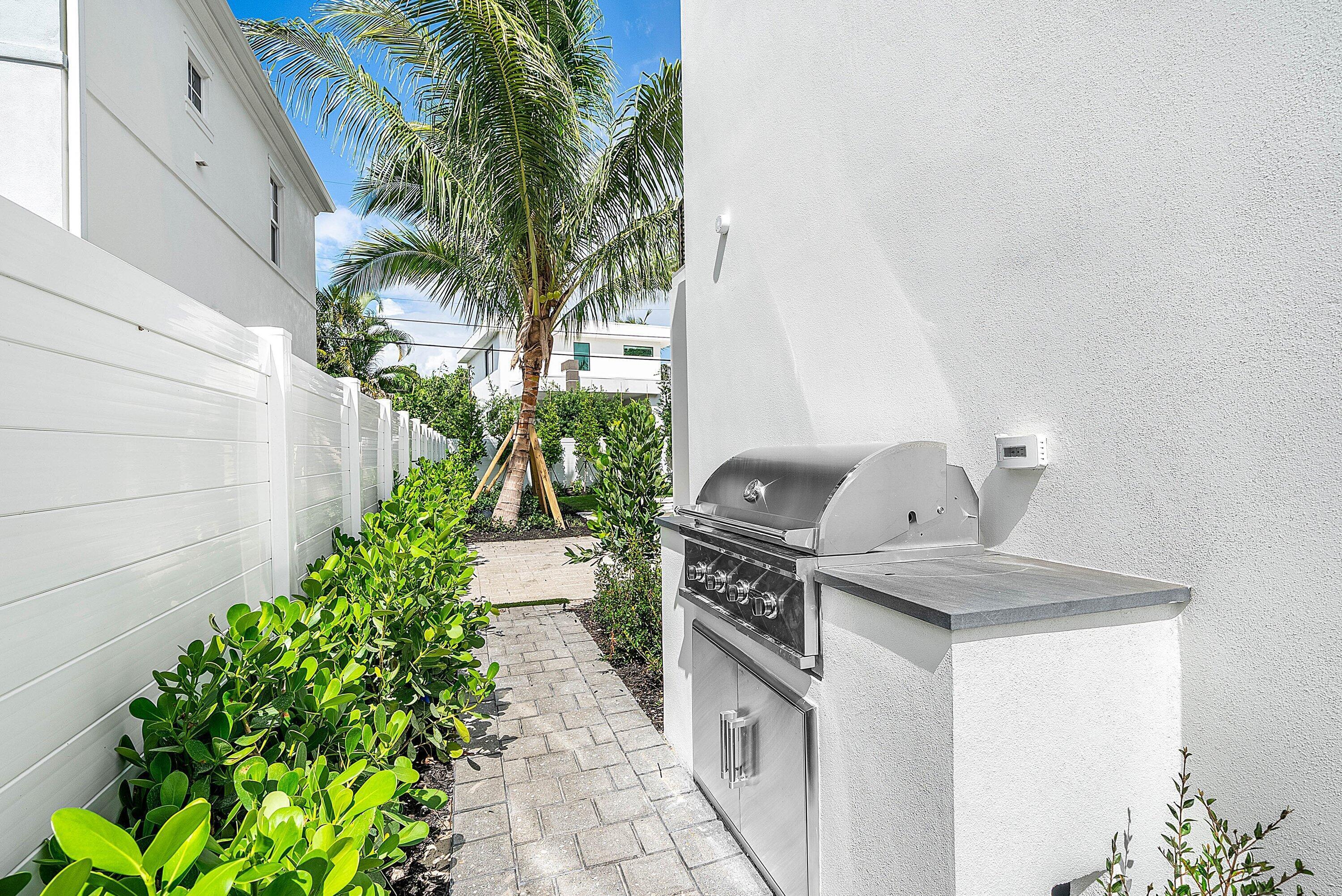 La Hacienda Delray - Residential