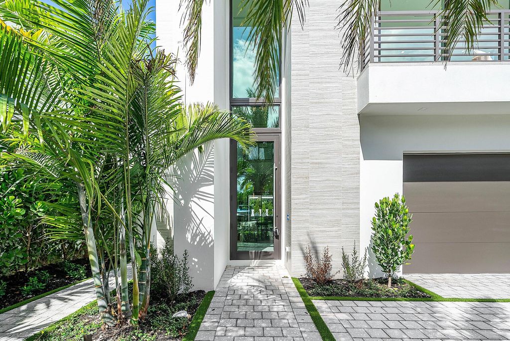 Photo of 721 Lake N, Delray Beach, FL 33483 (MLS # B26000082)