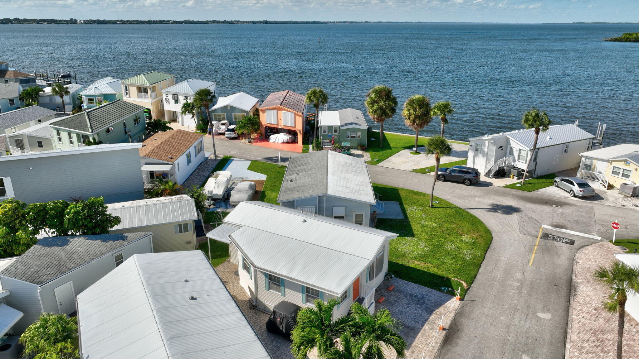 217 NETTLES Boulevard, Jensen Beach, FL, 34957/$345,000 1 217 NETTLES Boulevard