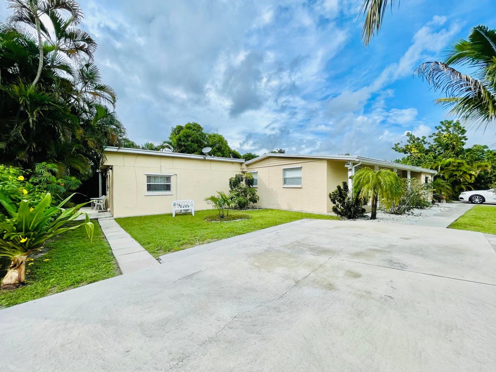 Photo of 279 HACH Lane #1, West Palm Beach, FL 33415 (MLS # B26078692)