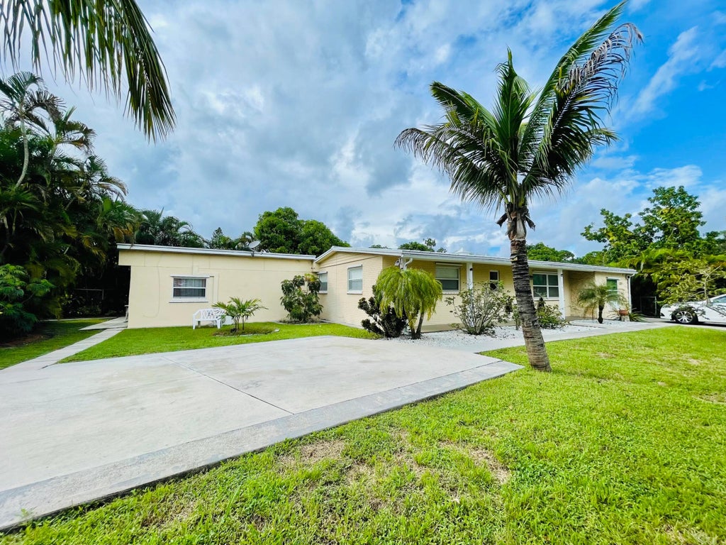 Photo of 279 HACH Lane #1, West Palm Beach, FL 33415 (MLS # B26078692)