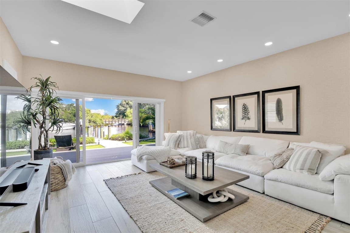 Baytowne Jonathans Landin - Residential Lease