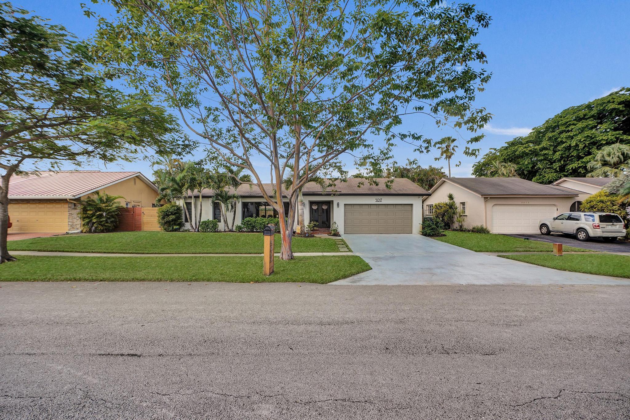 View photos, virtual tours, details... 5017 SW 87TH Avenue
