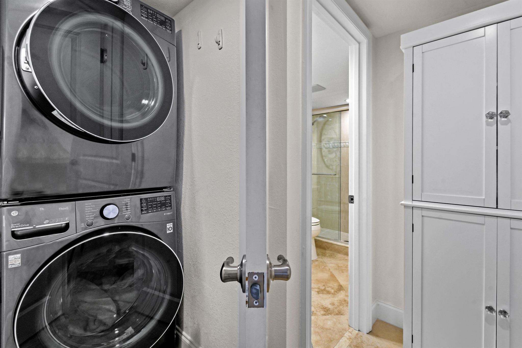BARCLAY CONDO - Residential Lease