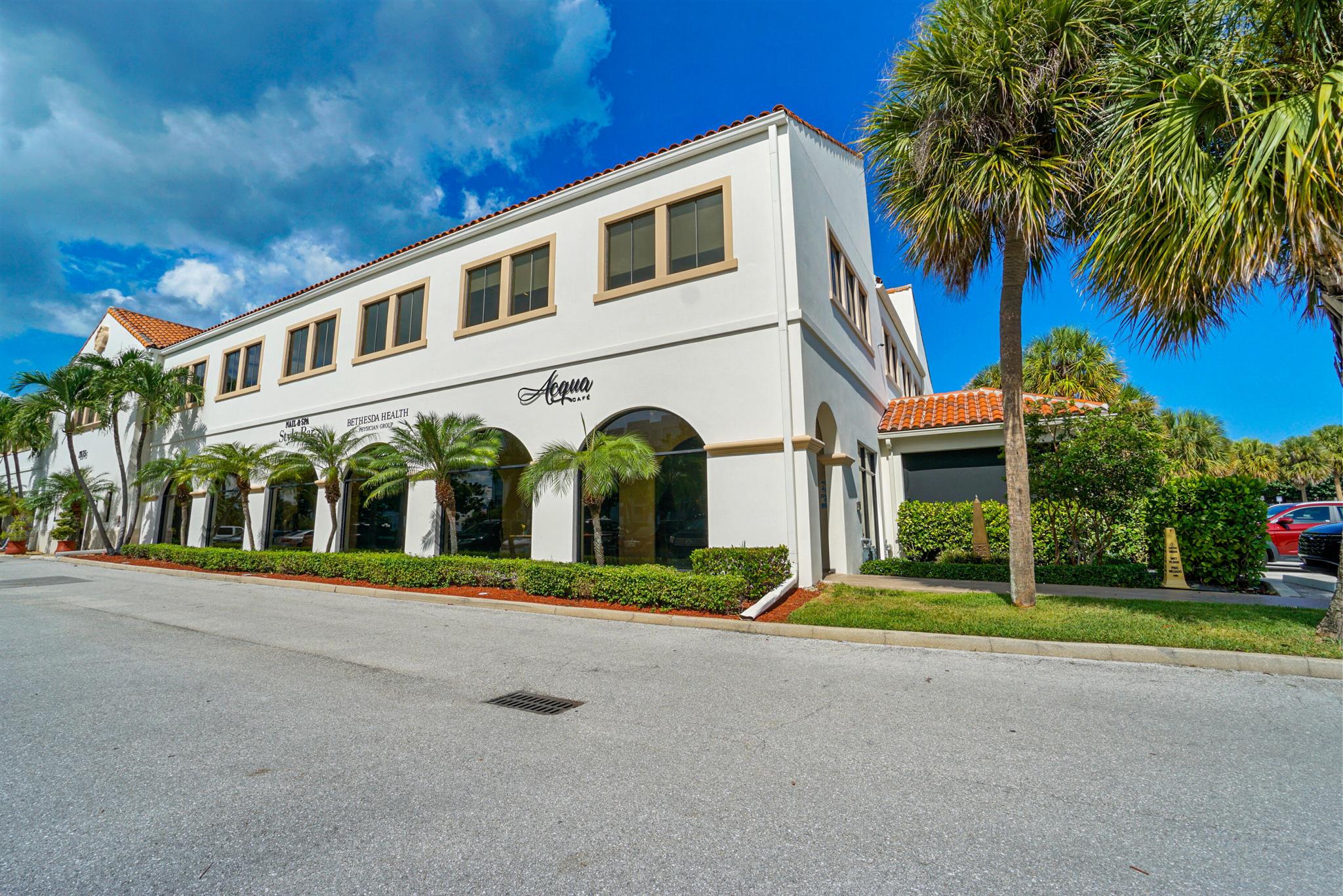 BARCLAY CONDO - Residential Lease