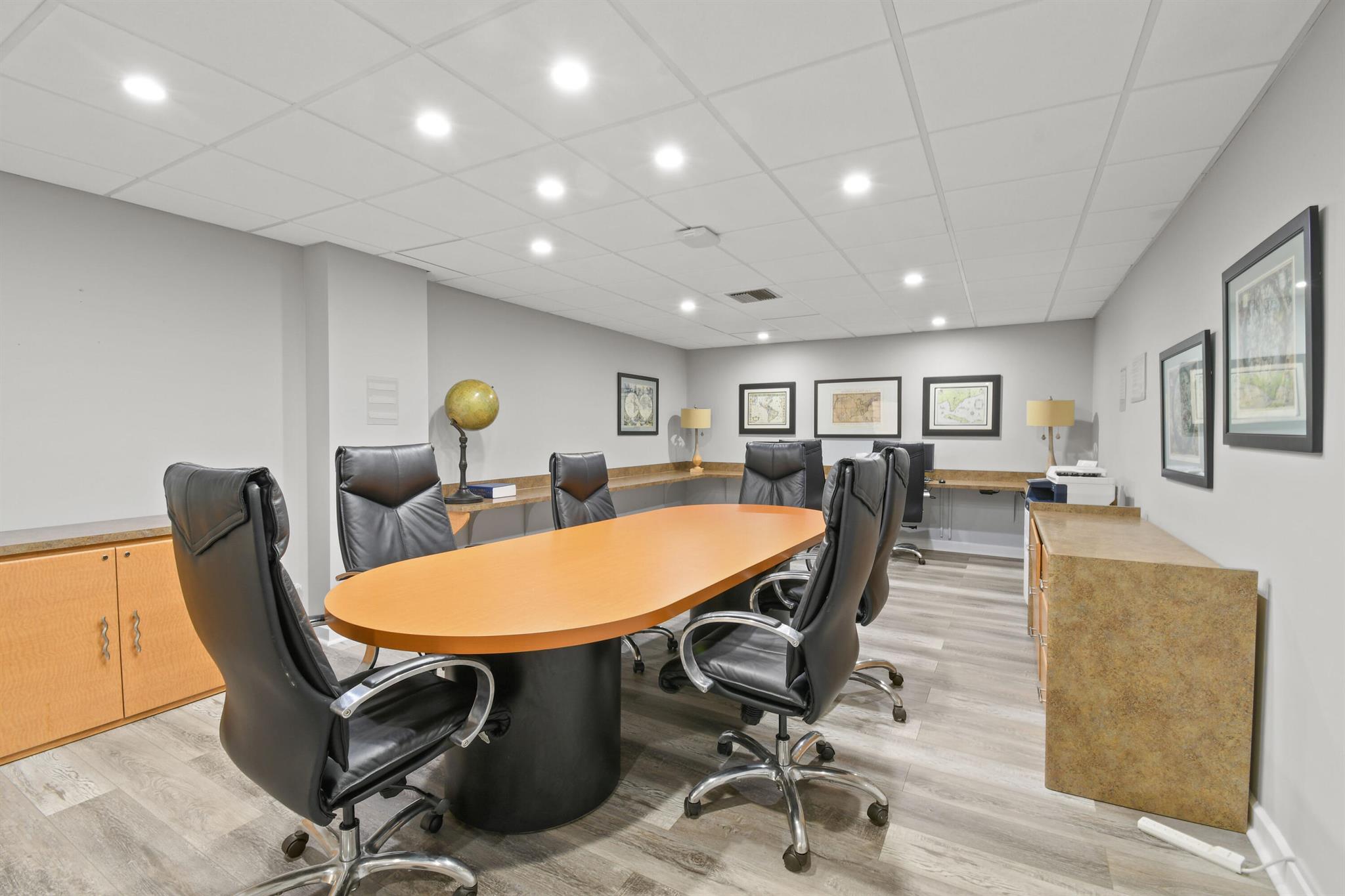 BARCLAY CONDO - Residential Lease