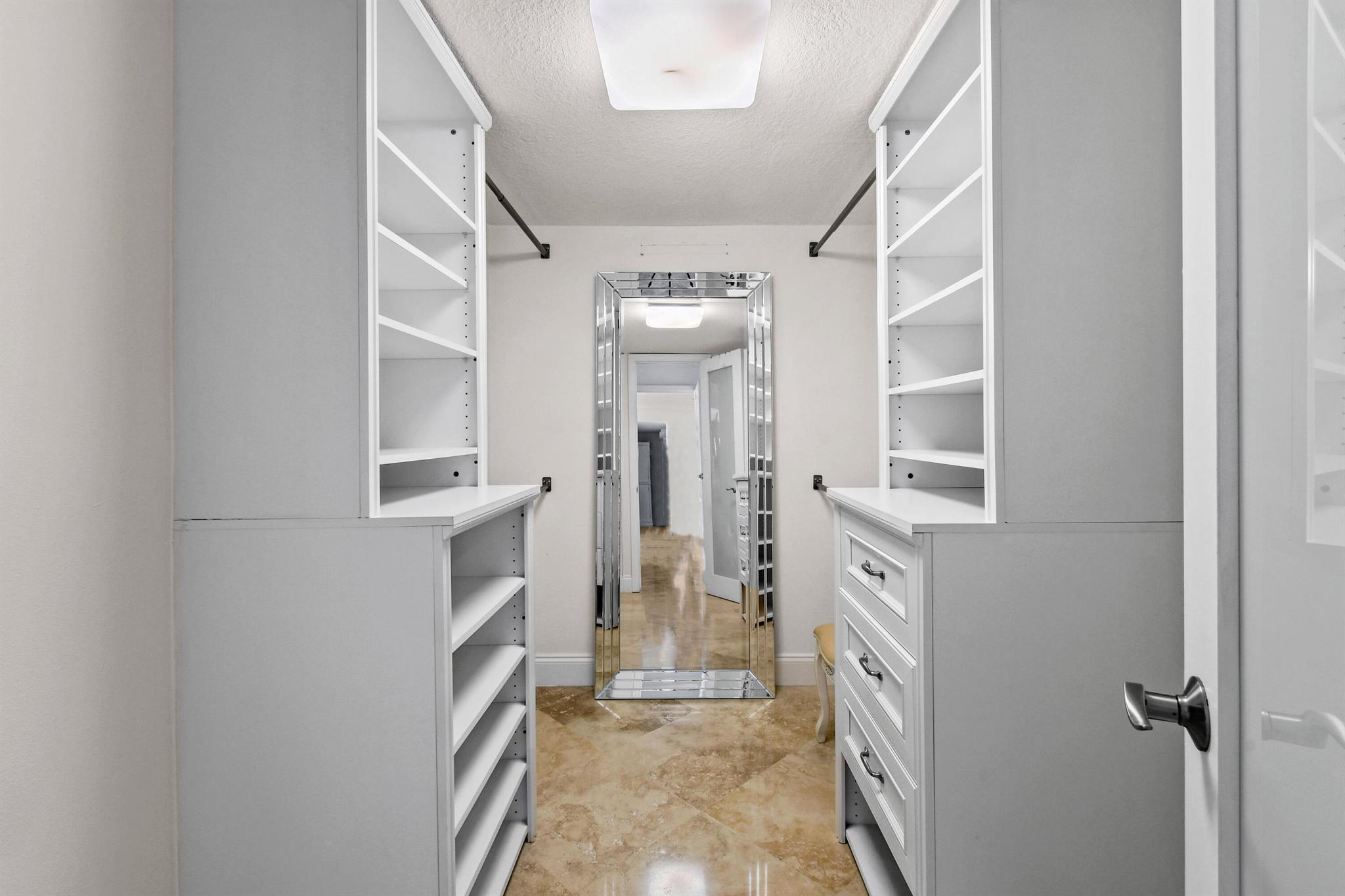 BARCLAY CONDO - Residential Lease