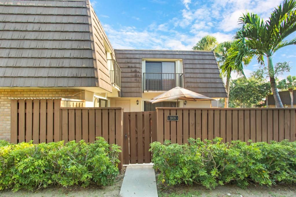 Photo of 1909 19th Court #33a, Jupiter, FL 33477 (MLS # R10807109)