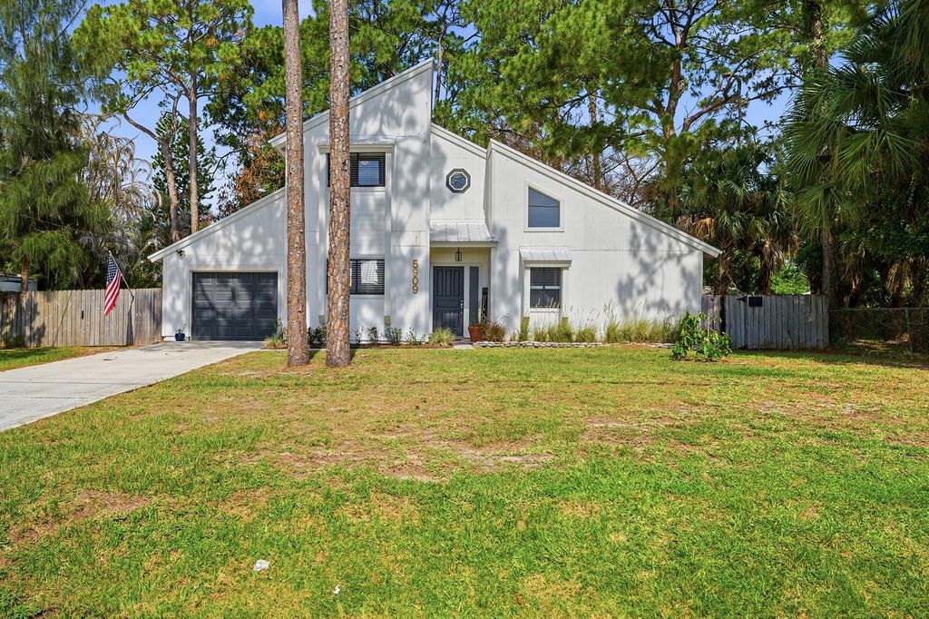 Photo of 5909 Hickory Drive, Fort Pierce, FL 34982 (MLS # B26041333)