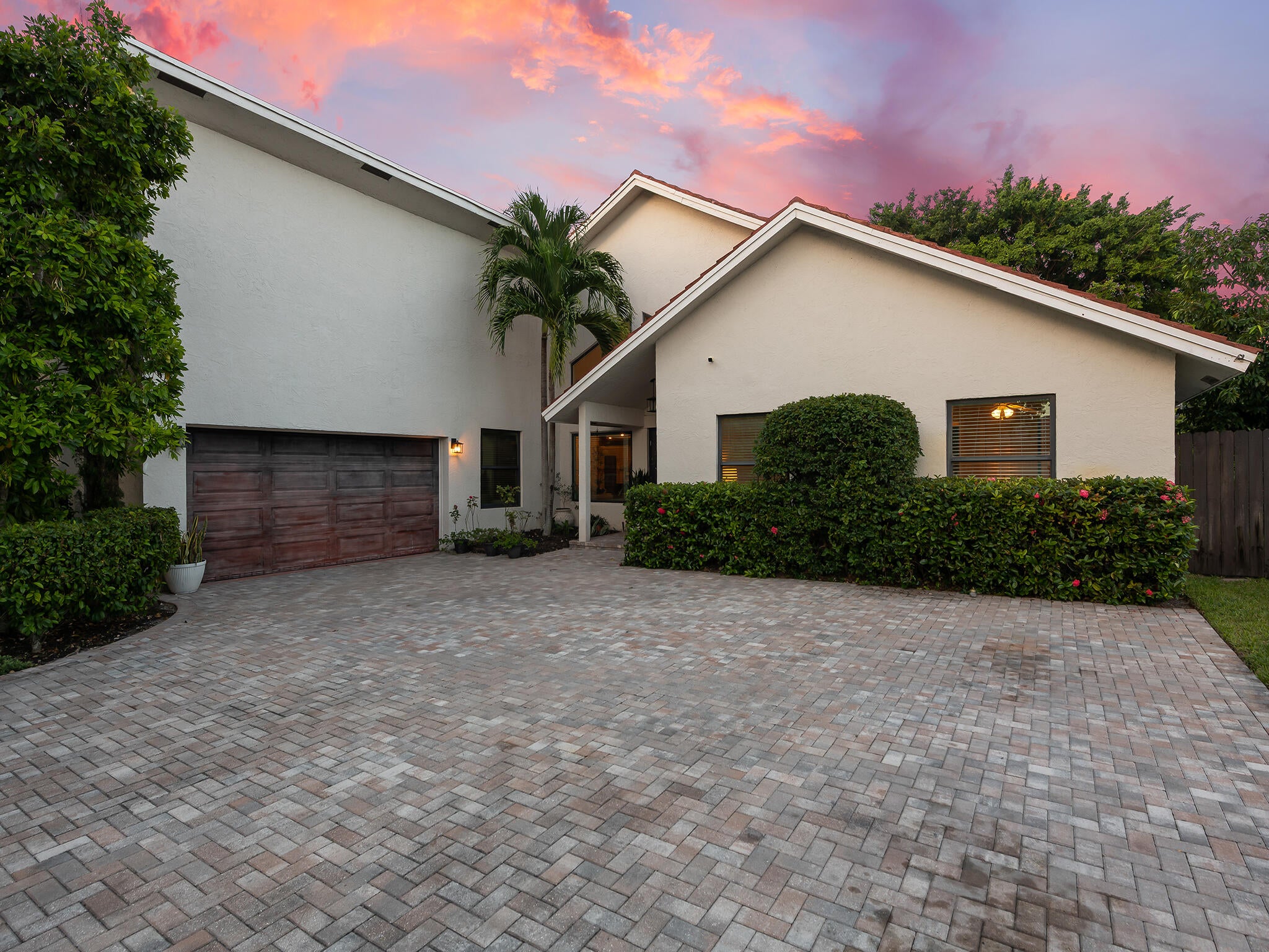 View photos, virtual tours, details... 875 NW 83rd Drive