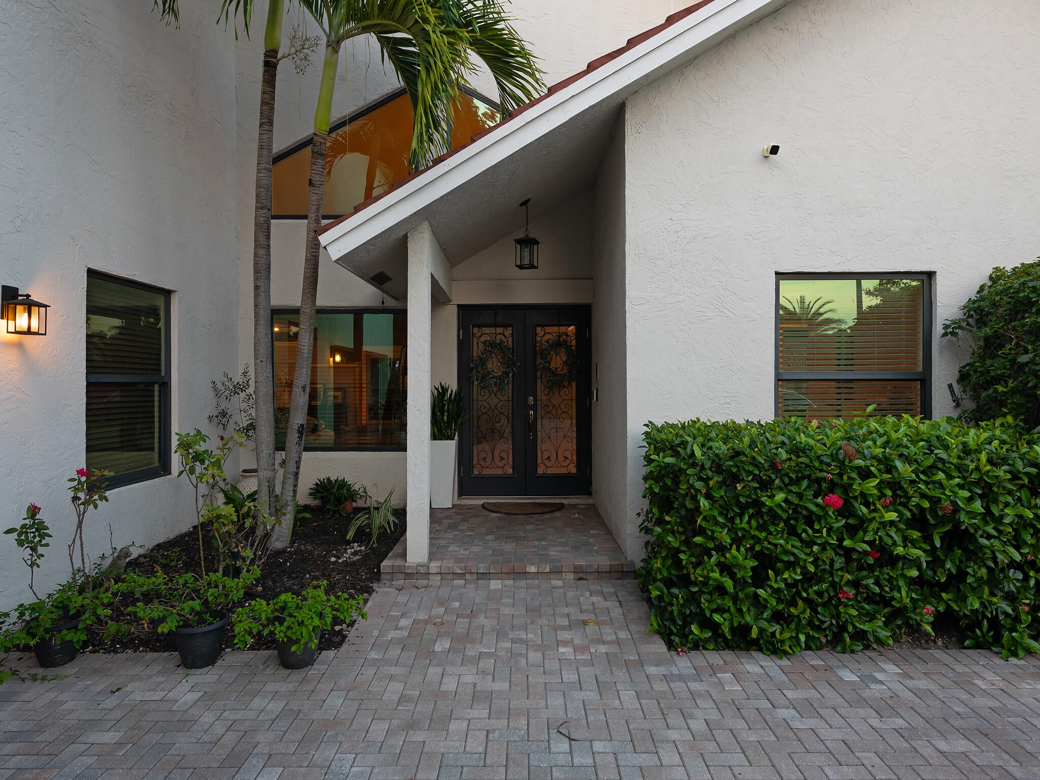 View photos, virtual tours, details... 875 NW 83rd Drive