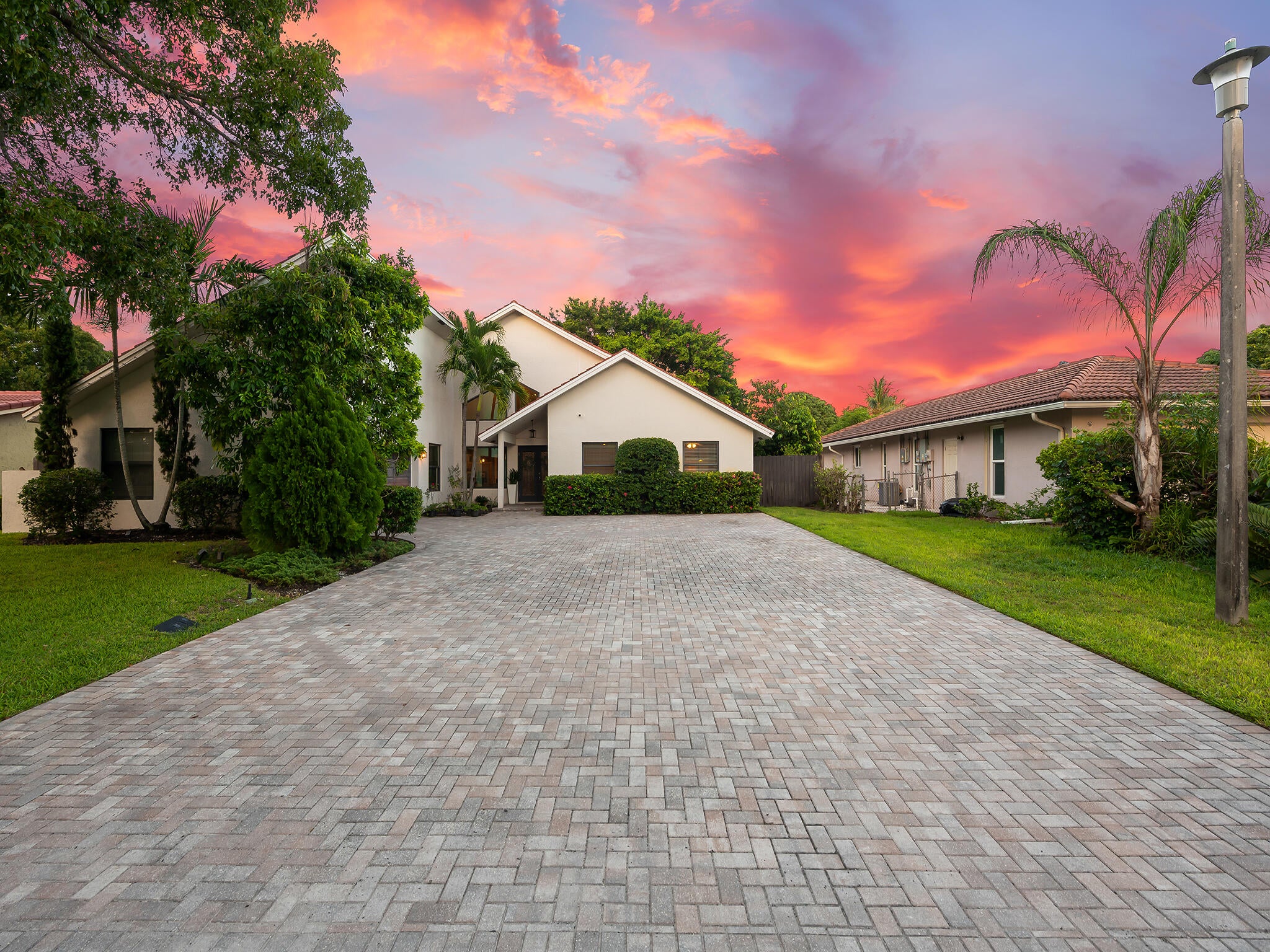 View photos, virtual tours, details... 875 NW 83rd Drive