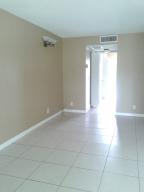 VILLAGE GREEN KENSINGTON - Residential