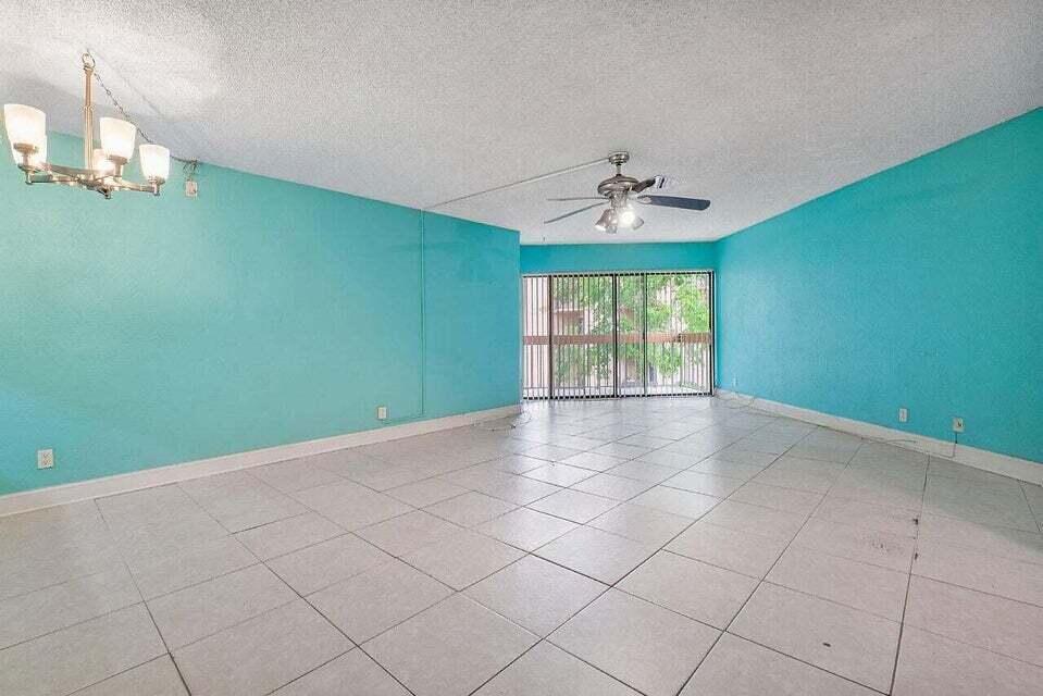 PRESIDENTIAL GOLFVIEW CONDO - Residential