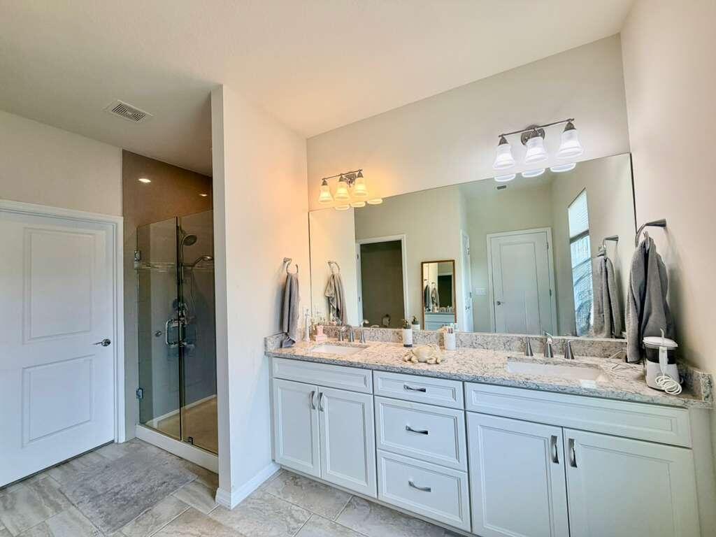 HILLCREST COUNTRY CLUB SOUTH - Residential