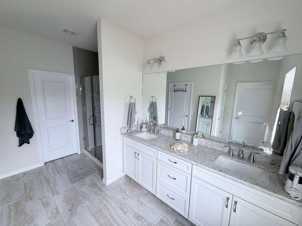 HILLCREST COUNTRY CLUB SOUTH - Residential