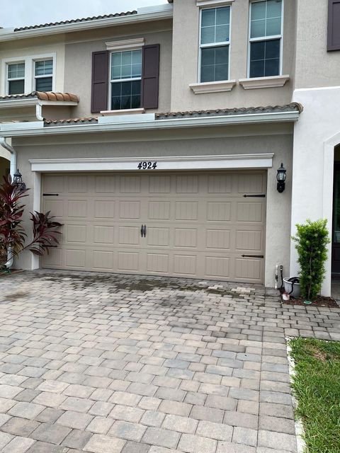 Tiny photo for 4924 Greenway Drive, Hollywood, FL 33021 (MLS # B26010957)