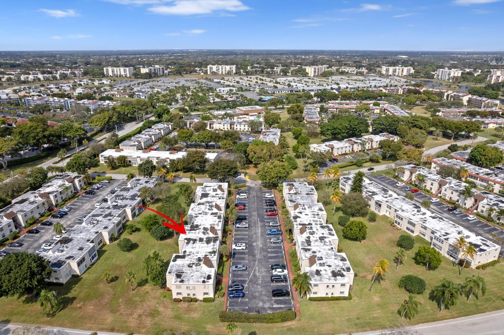 Photo of 10 Willowbrook Lane #104, Delray Beach, FL 33446 (MLS # R11164756)