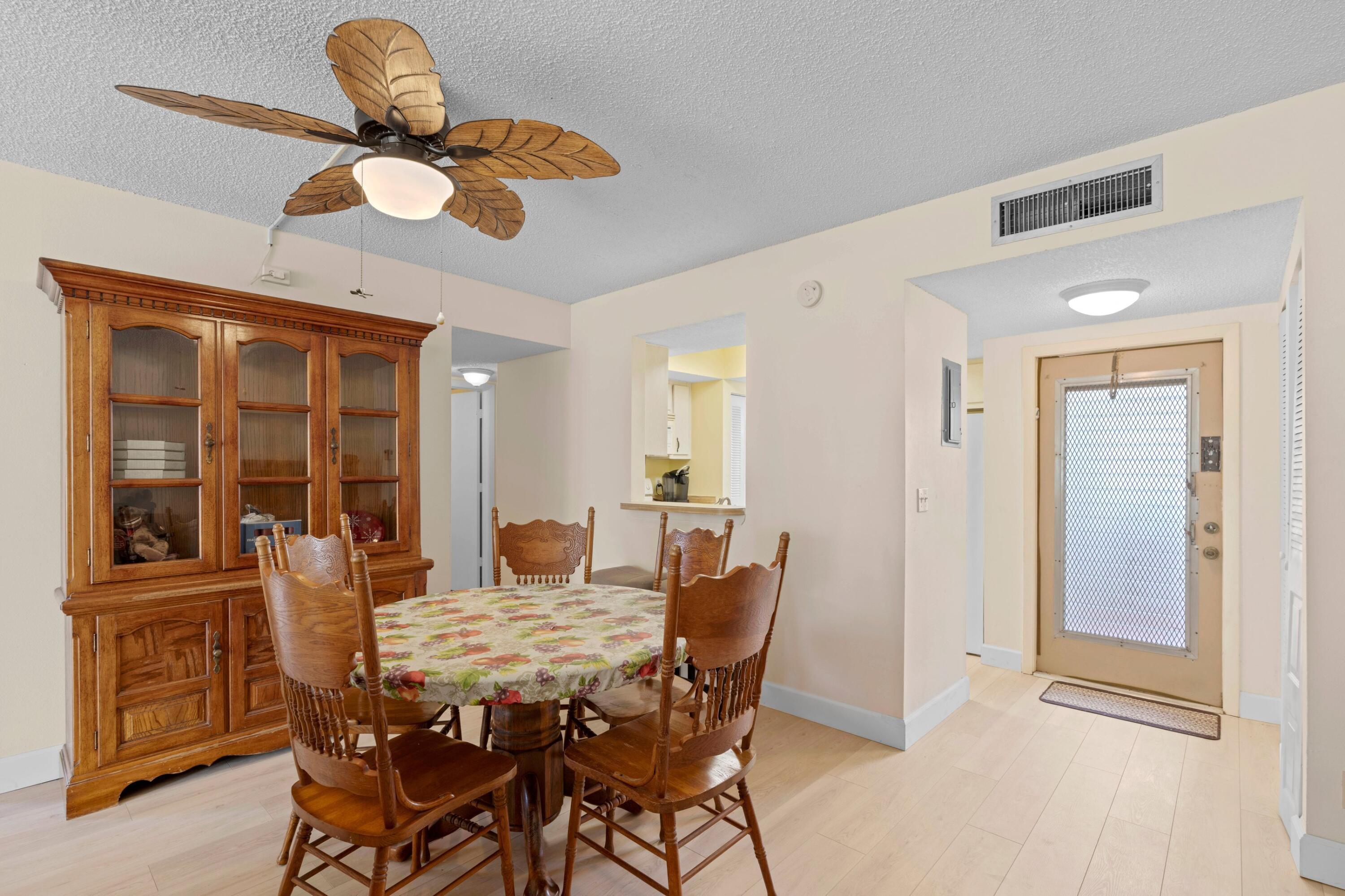 VILLAGES OF ORIOLE ABBEY CONDO - Residential