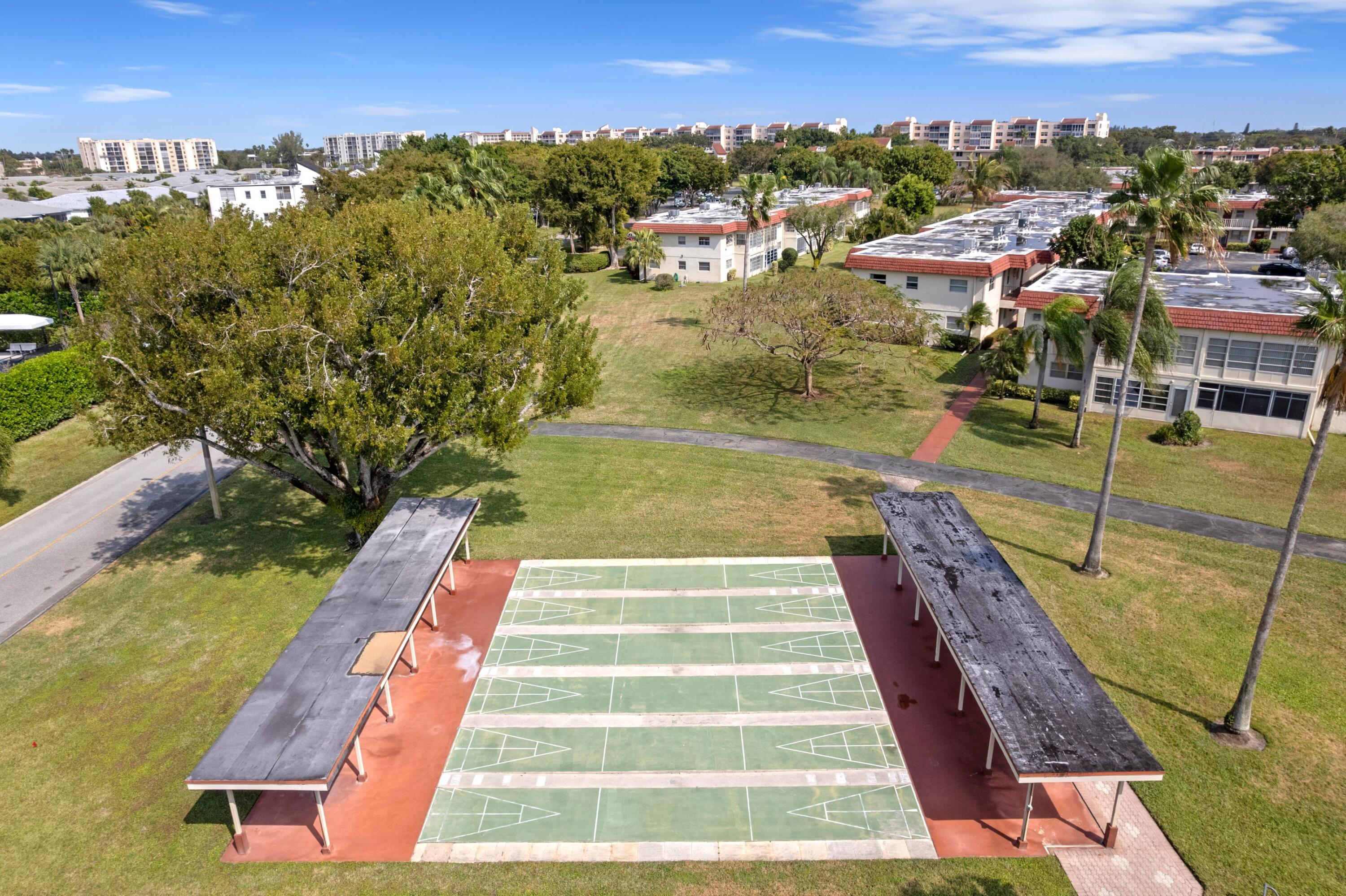 VILLAGES OF ORIOLE ABBEY CONDO - Residential