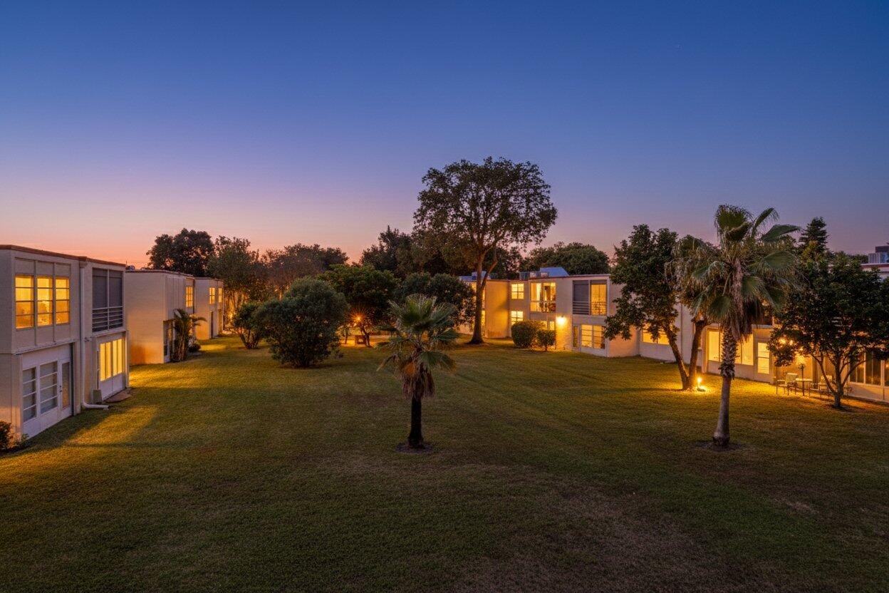 VILLAGES OF ORIOLE ABBEY CONDO - Residential