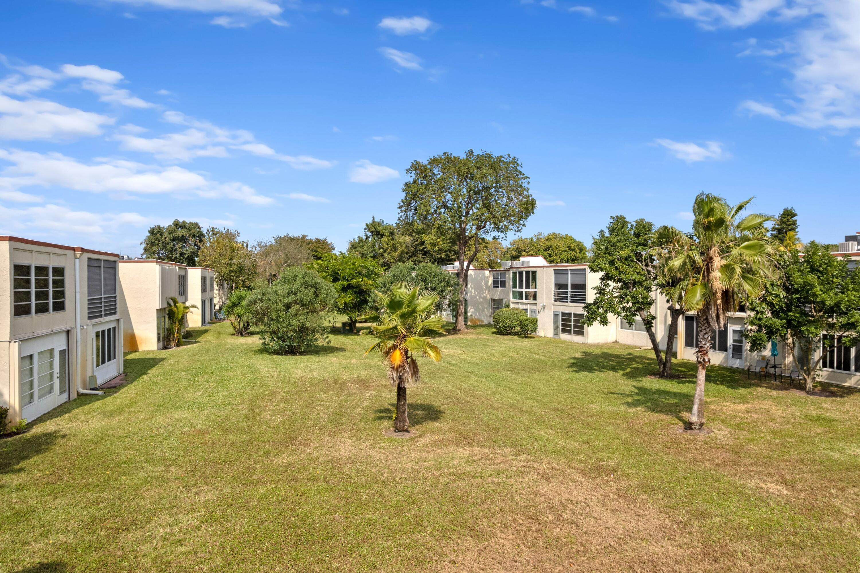 VILLAGES OF ORIOLE ABBEY CONDO - Residential