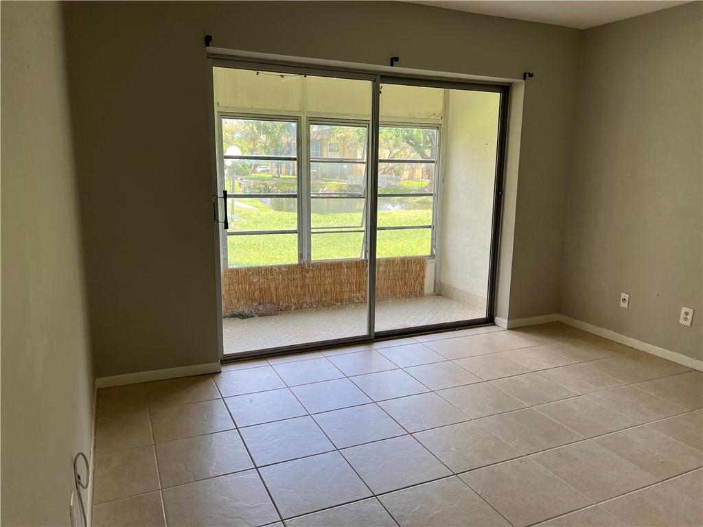 OAK HILLS - Residential