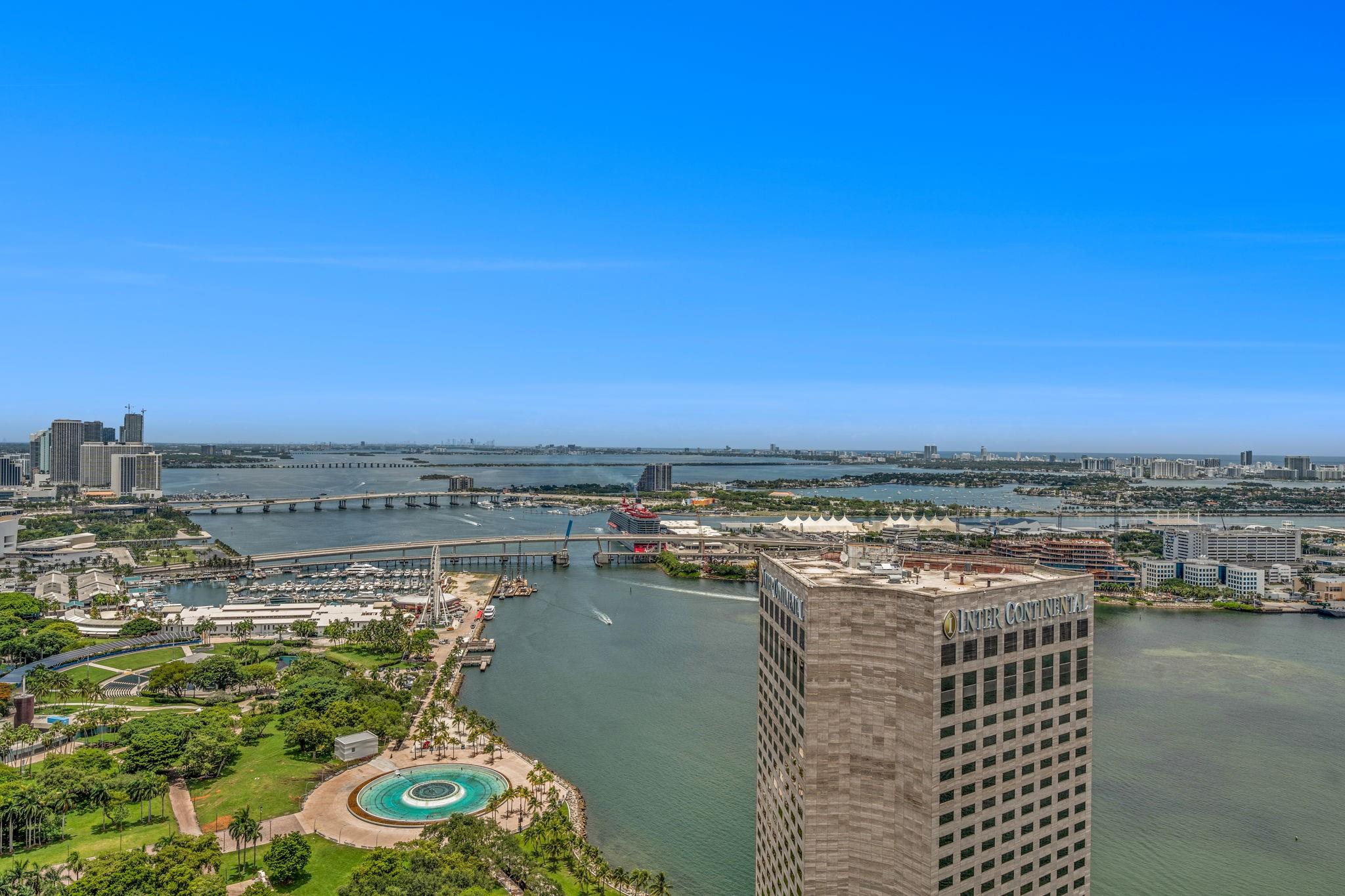 325 S Biscayne Blvd UPH-14