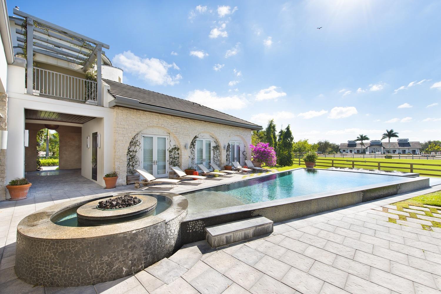 LAS PALMAS EQUESTRIAN - Residential