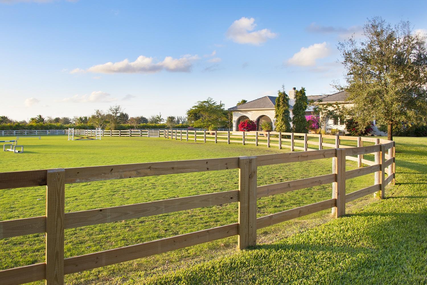 LAS PALMAS EQUESTRIAN - Residential