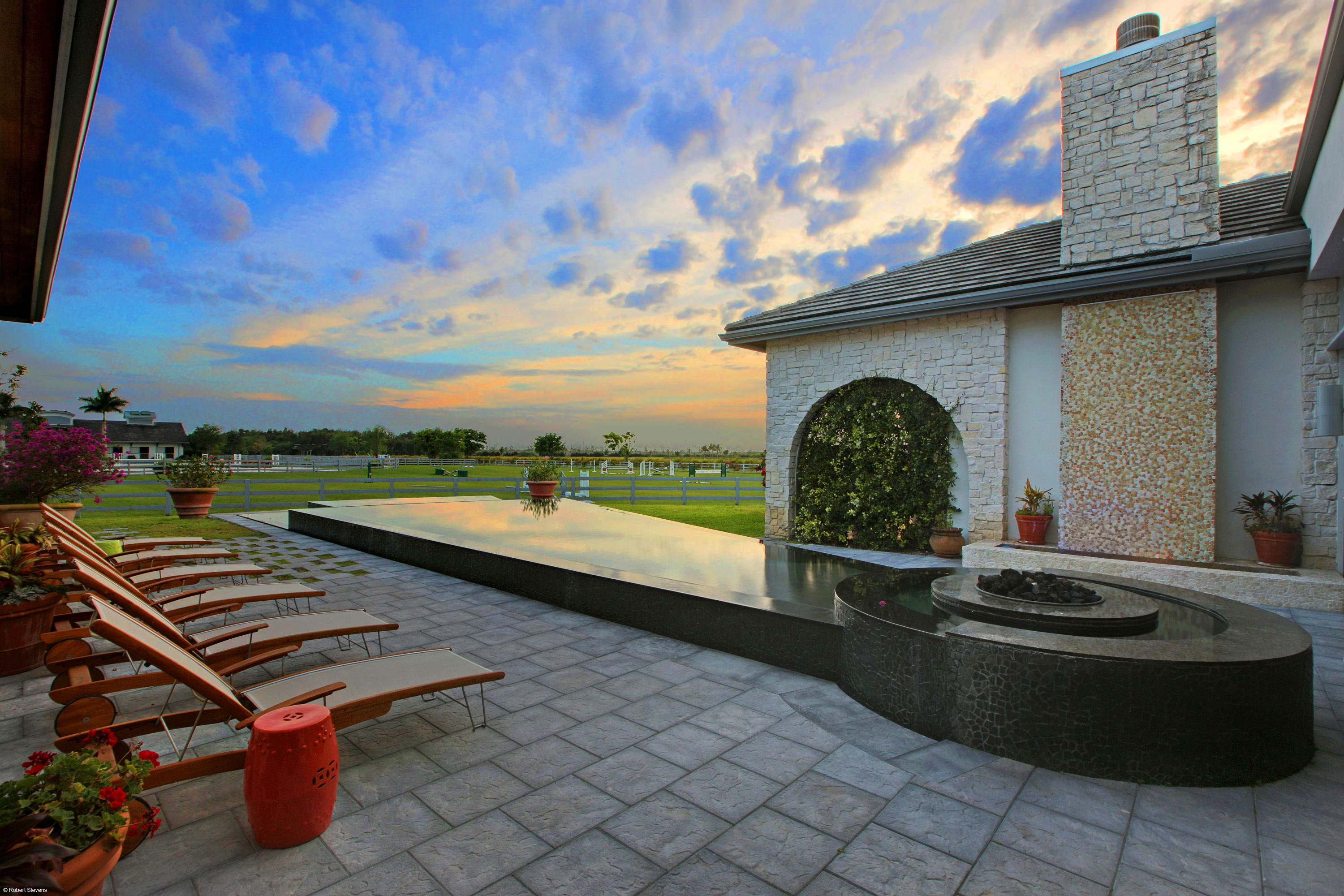 LAS PALMAS EQUESTRIAN - Residential