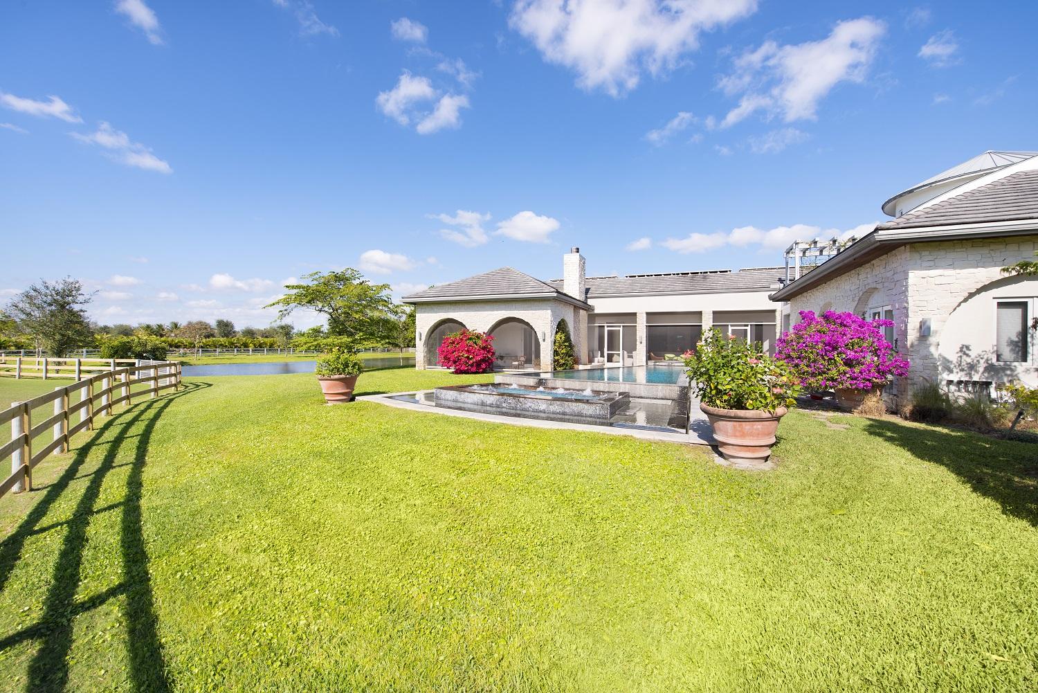 LAS PALMAS EQUESTRIAN - Residential